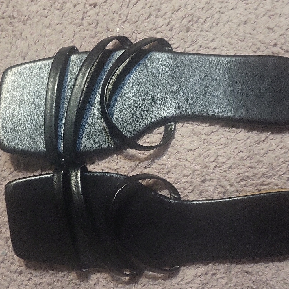 Black Flat foot sandals